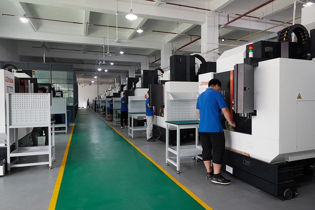 3 axis,4 axis, and 5 axis CNC Machining workshop of CNC Lathe Machining 